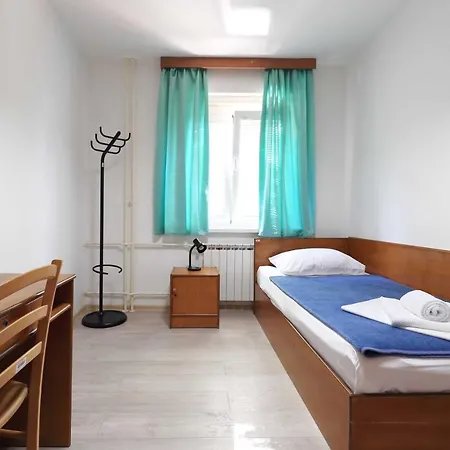 Pensiune Studentsko Naselje Ivan Goran Kovacic *