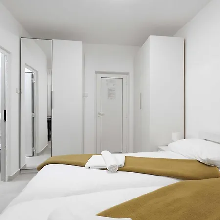 Studentsko Naselje Ivan Goran Kovacic Pensiune Rijeka