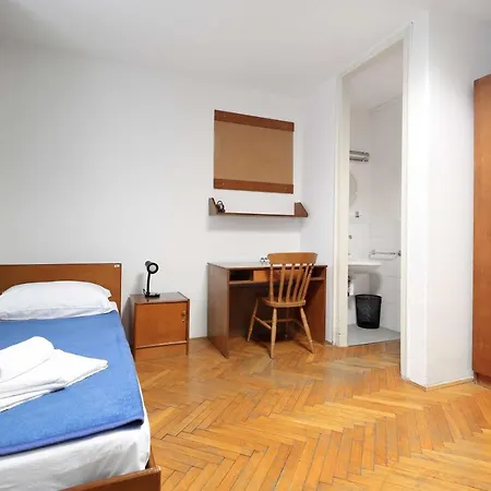 Studentsko Naselje Ivan Goran Kovacic Pensiune