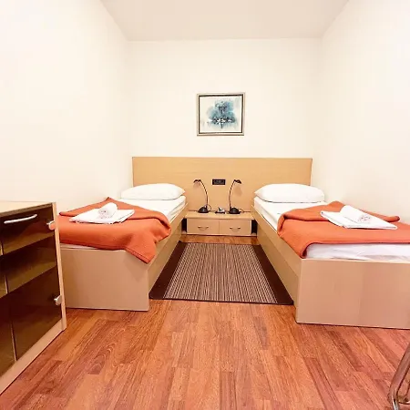 Studentsko Naselje Ivan Goran Kovacic *